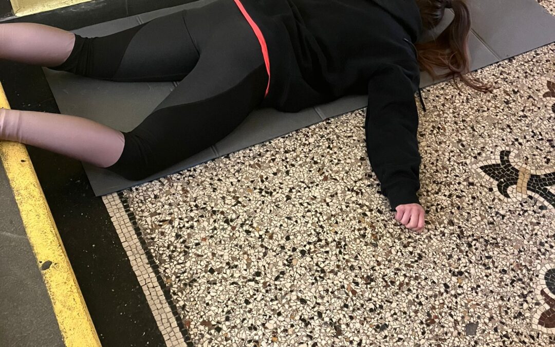 Tělo pod schody: První pomoc naostro s Life Support